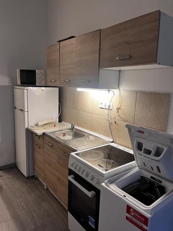 Downtown Fine-Tuned 2 Bedroom + Livingroom Apartment Th.32.1.3 Szombathely Eksteriør billede